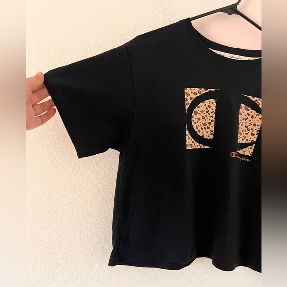 NWT Champion Leopard Print Logo Black Cropped Shirt Sleeve T-Shirt Size Medium - Picture 6 of 13